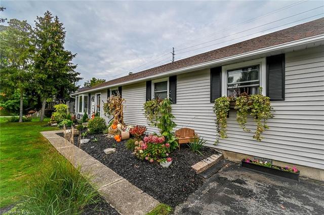 626 Oakes Drive, House detached with 3 bedrooms, 1 bathrooms and 8 parking in Fort Erie ON | Image 3