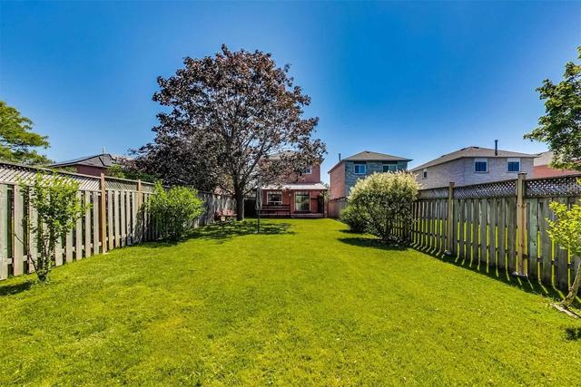 1308 Gallant Crt, House detached with 3 bedrooms, 2 bathrooms and 2 parking in Pickering ON | Image 31