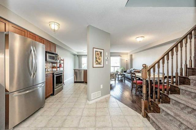 85 Meadow Wood Cres, House attached with 3 bedrooms, 4 bathrooms and 3 parking in Hamilton ON | Image 37
