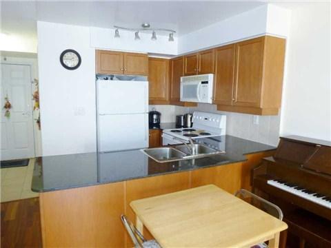 618 - 19 Barberry Pl, Condo with 1 bedrooms, 2 bathrooms and 1 parking in Toronto ON | Image 4