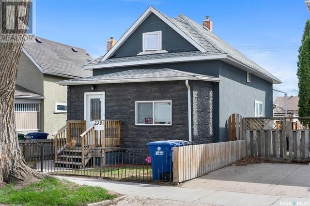 328 I Avenue S, House detached with 3 bedrooms, 1 bathrooms and null parking in Saskatoon SK | Image 2