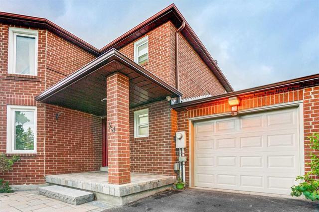 24 Carnelly Cres, House detached with 3 bedrooms, 3 bathrooms and 4 parking in Ajax ON | Image 2