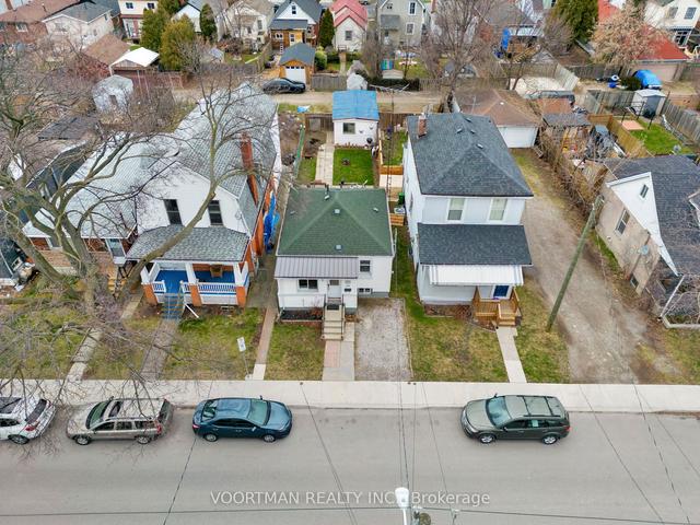26 East 21st St, House detached with 2 bedrooms, 2 bathrooms and 4 parking in Hamilton ON | Image 11