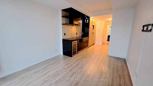 4004 - 70 Temperance St, Condo with 0 bedrooms, 1 bathrooms and 0 parking in Toronto ON | Image 4