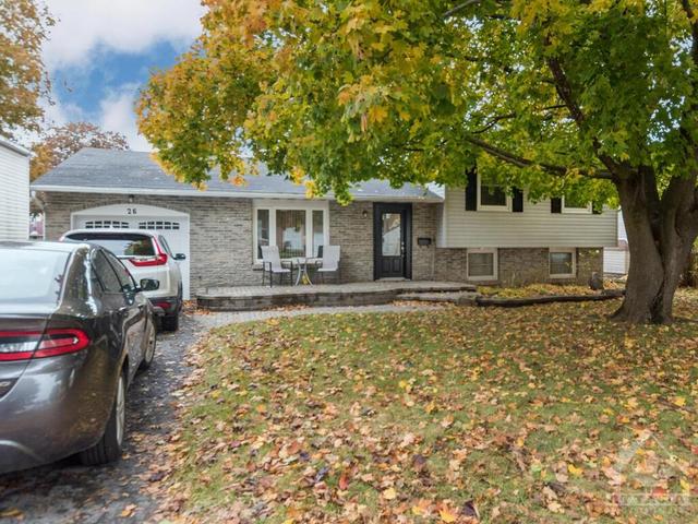 26 Ross Street E, House detached with 3 bedrooms, 2 bathrooms and 2 parking in Smiths Falls ON | Image 2