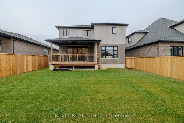 7434 Sherrilee Cres, House detached with 4 bedrooms, 3 bathrooms and 4 parking in Niagara Falls ON | Image 21