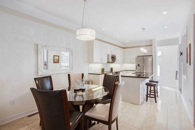 28 Jocada Crt, House detached with 4 bedrooms, 4 bathrooms and 6 parking in Richmond Hill ON | Image 4