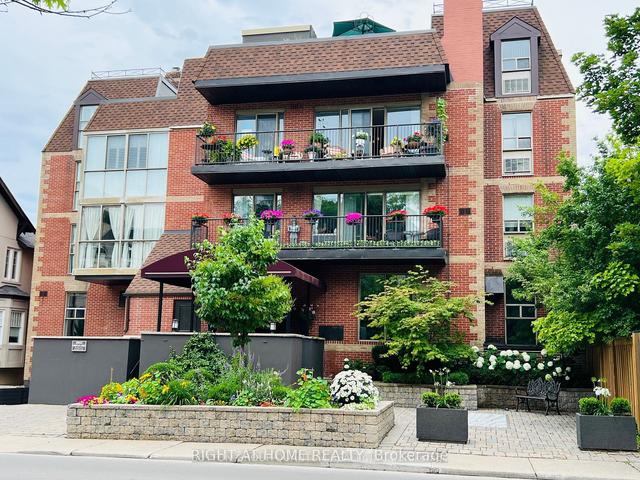 204 - 162 Reynolds St, Condo with 2 bedrooms, 2 bathrooms and 2 parking in Oakville ON | Image 1
