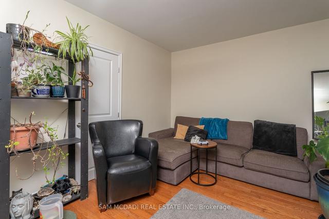1050 Ossington Ave, House attached with 4 bedrooms, 2 bathrooms and 2 parking in Toronto ON | Image 21