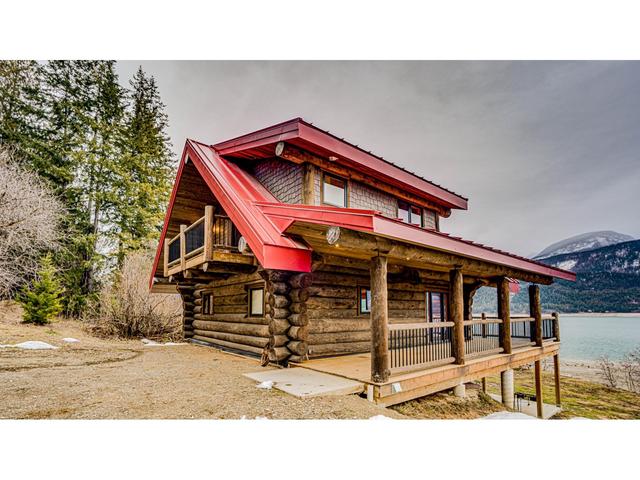 682 Lower Inonoaklin Rd, House detached with 3 bedrooms, 3 bathrooms and 10 parking in Central Kootenay K BC | Image 48