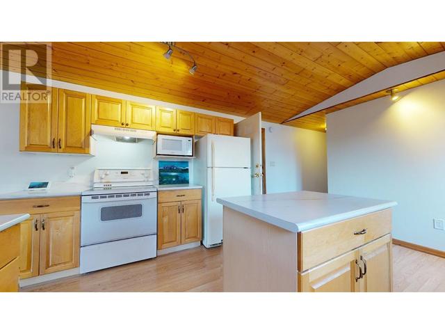 13 - 39884 Government Road, House detached with 2 bedrooms, 1 bathrooms and 2 parking in Squamish BC | Image 8