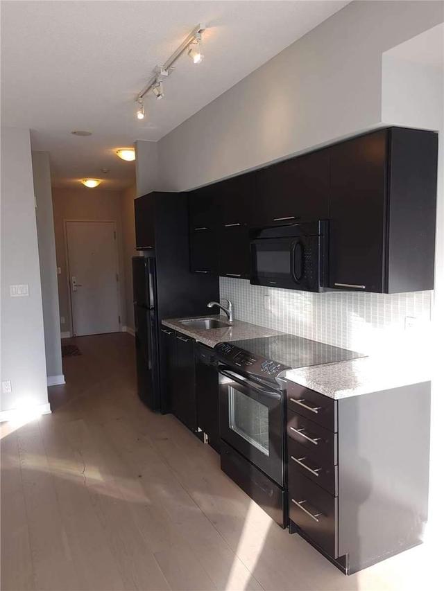 126 Simcoe St, Condo with 1 bedrooms, 1 bathrooms and 0 parking in Toronto ON | Image 3