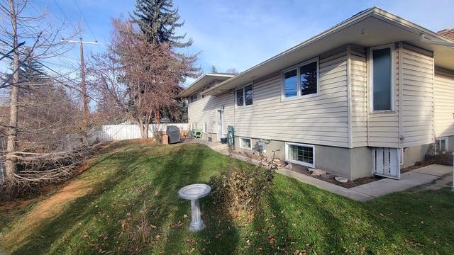53 Cherovan Drive Sw, House detached with 4 bedrooms, 2 bathrooms and 4 parking in Calgary AB | Image 36