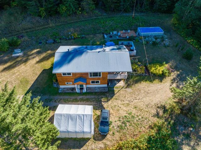 1110 Highway 22, House detached with 3 bedrooms, 1 bathrooms and null parking in Kootenay Boundary B BC | Image 8