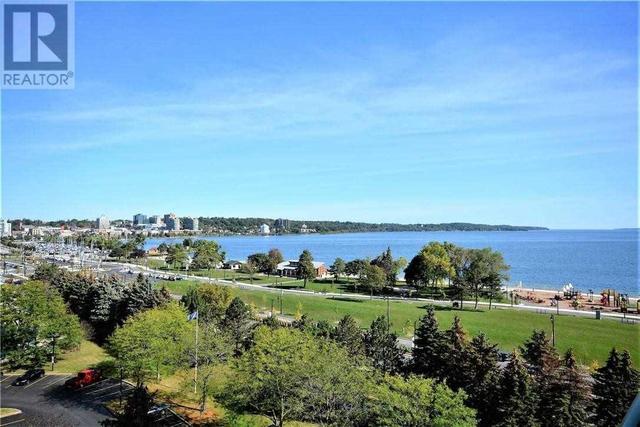 906 - 75 Ellen St, Condo with 1 bedrooms, 1 bathrooms and 1 parking in Barrie ON | Image 2