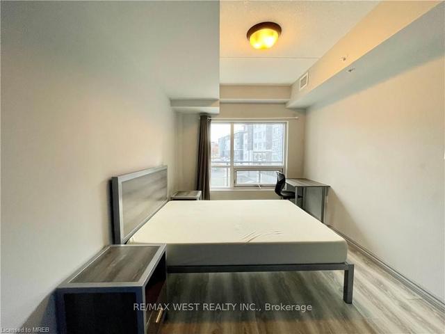 g212 - 275 Larch St, Condo with 2 bedrooms, 2 bathrooms and 0 parking in Waterloo ON | Image 2