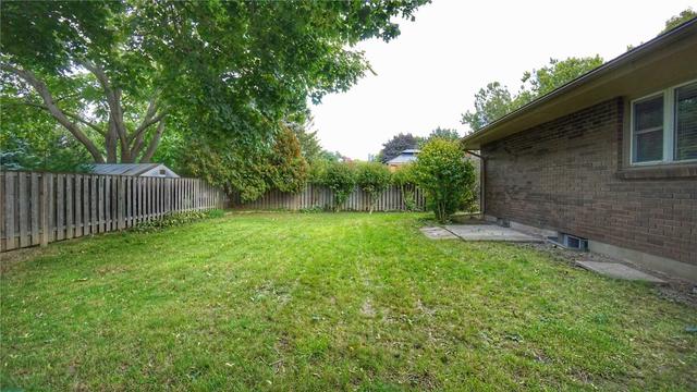 18 Richelieu Dr Dr, House detached with 3 bedrooms, 2 bathrooms and 5 parking in St. Catharines ON | Image 29