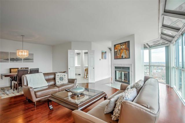 Lph3 - 880 Dundas St W, Condo with 2 bedrooms, 2 bathrooms and 2 parking in Mississauga ON | Image 5