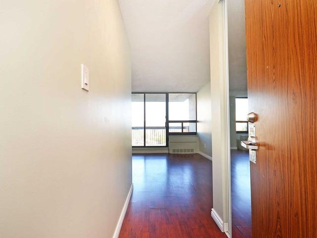 1210 - 20 Mississauga Valley Blvd, Condo with 3 bedrooms, 2 bathrooms and 1 parking in Mississauga ON | Image 23