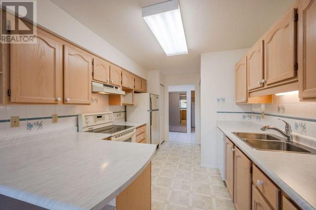 408 - 195 Warren Avenue, Condo with 2 bedrooms, 2 bathrooms and null parking in Penticton BC | Image 3