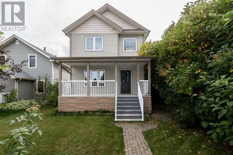 5021 47 Street, House detached with 3 bedrooms, 3 bathrooms and 2 parking in Innisfail AB | Card Image