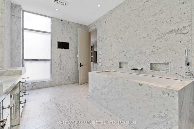 18b - 22 St Thomas St, Condo with 1 bedrooms, 2 bathrooms and 2 parking in Toronto ON | Image 9