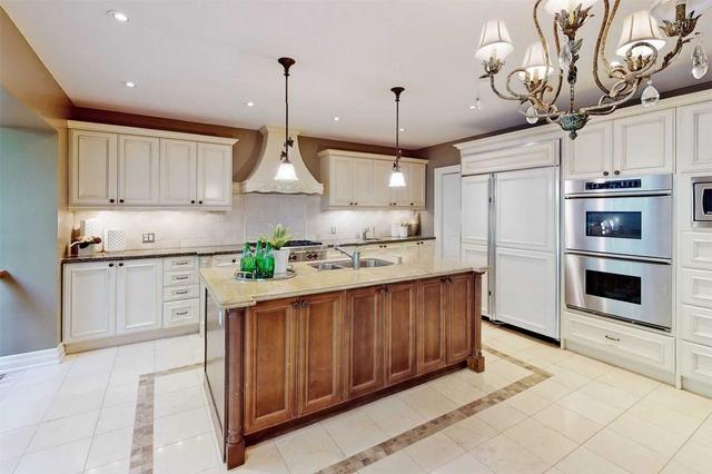 28 Dunvegan Rd, House detached with 8 bedrooms, 6 bathrooms and 5 parking in Toronto ON | Image 27