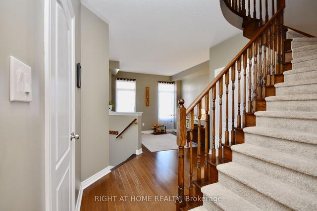 28 Pearcey Cres, House attached with 3 bedrooms, 3 bathrooms and 3 parking in Barrie ON | Image 36
