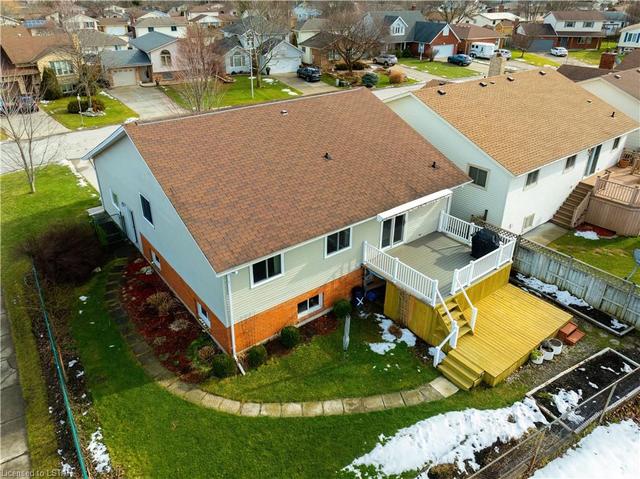 1501 Henley Crescent, House detached with 5 bedrooms, 2 bathrooms and 6 parking in Sarnia ON | Image 28