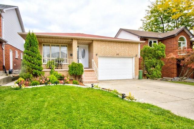 112 Greenshire Drive, House detached with 4 bedrooms, 3 bathrooms and 4 parking in Hamilton ON | Image 3