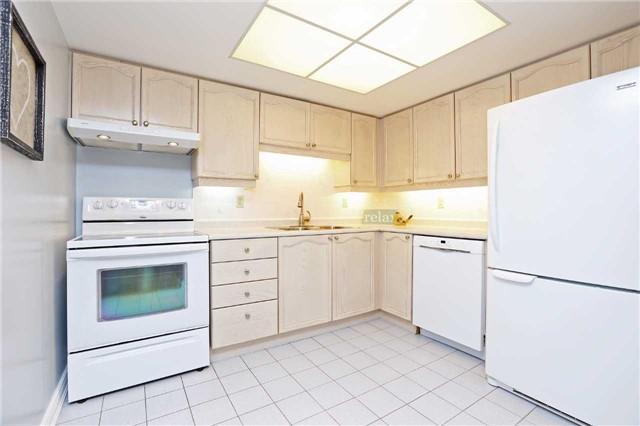 819 - 1091 Kingston Rd, Condo with 2 bedrooms, 2 bathrooms and 1 parking in Toronto ON | Image 5