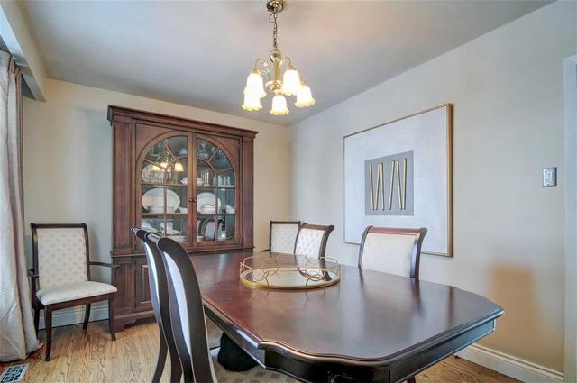 49 Regency Sq, House detached with 5 bedrooms, 4 bathrooms and 4 parking in Toronto ON | Image 6