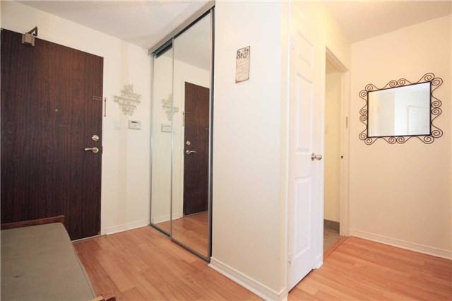101 - 7420 Bathurst St, Condo with 2 bedrooms, 1 bathrooms and 1 parking in Vaughan ON | Image 4