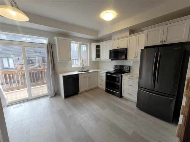 299 - 30 Times Square Boulevard, House attached with 3 bedrooms, 2 bathrooms and 1 parking in Hamilton ON | Image 2