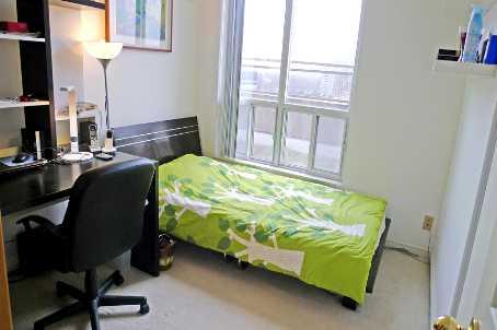 uph 2 - 256 Doris Ave, Condo with 2 bedrooms, 2 bathrooms and 1 parking in Toronto ON | Image 7