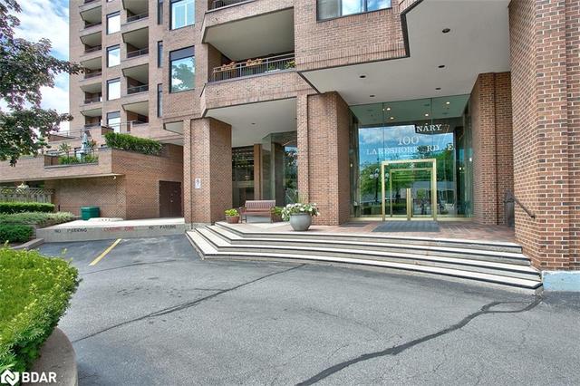 1004 - 100 Lakeshore Road E, House attached with 1 bedrooms, 2 bathrooms and 1 parking in Oakville ON | Image 2