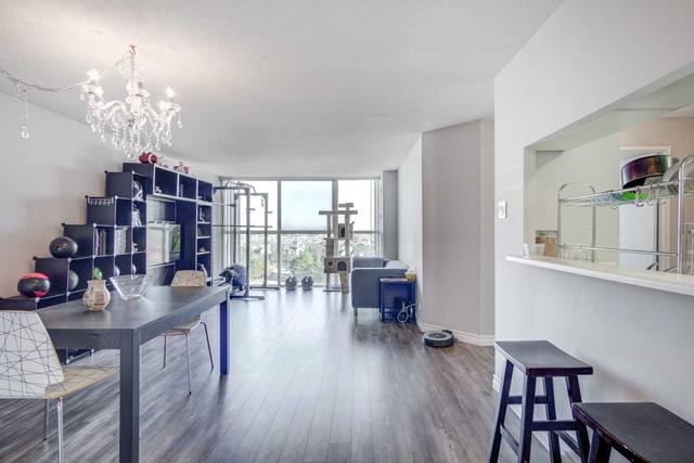 813 - 35 Trailwood Dr, Condo with 2 bedrooms, 2 bathrooms and 1 parking in Mississauga ON | Image 1