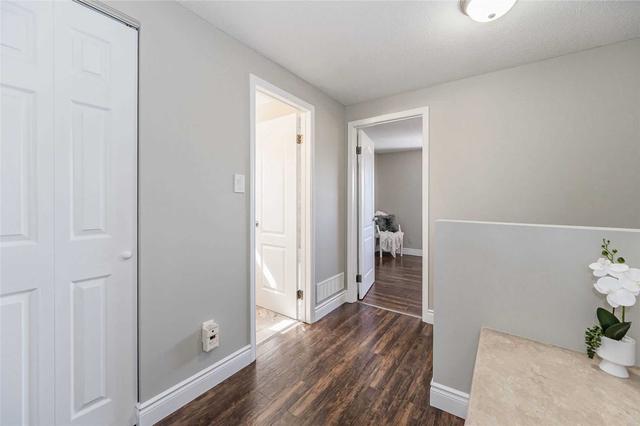 321a Mayview Cres, House semidetached with 3 bedrooms, 2 bathrooms and 3 parking in Waterloo ON | Image 8