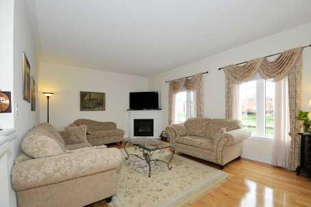 77 Sled Dog Rd, House detached with 4 bedrooms, 5 bathrooms and 6 parking in Brampton ON | Image 3