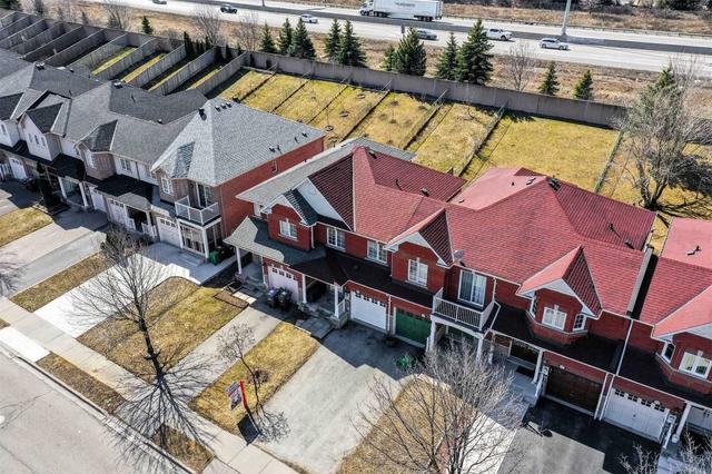 153 Checkerberry Cres, House attached with 3 bedrooms, 3 bathrooms and 3 parking in Brampton ON | Image 12