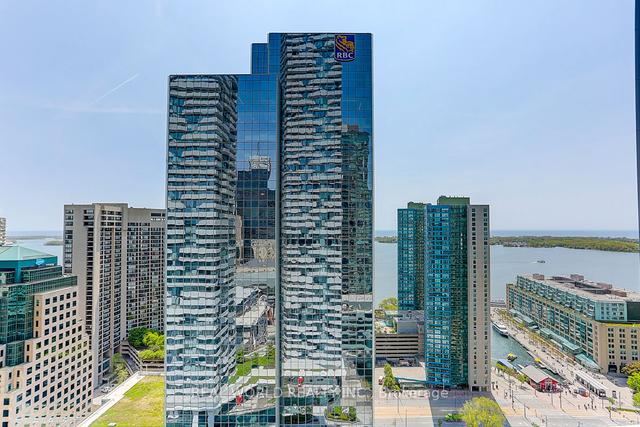 3010 - 100 Harbour St, Condo with 3 bedrooms, 2 bathrooms and 1 parking in Toronto ON | Image 27