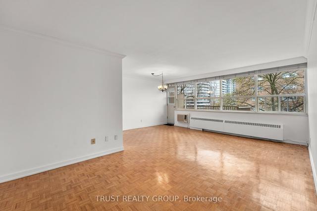 303 - 160 The Donway W, Condo with 2 bedrooms, 1 bathrooms and 1 parking in Toronto ON | Image 11