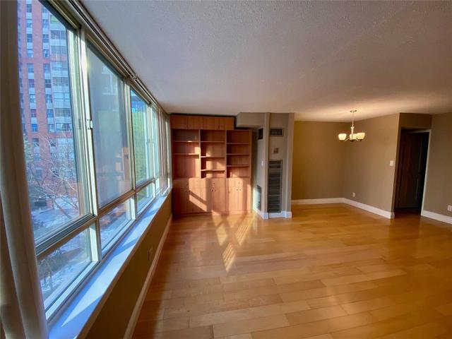 404 - 633 Bay St, Condo with 1 bedrooms, 1 bathrooms and 1 parking in Toronto ON | Image 19