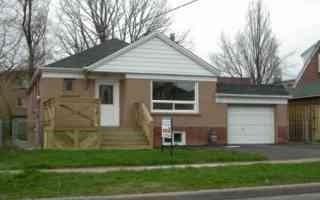 23 Marquette Ave, House detached with 2 bedrooms, 2 bathrooms and 2 parking in Toronto ON | Image 1