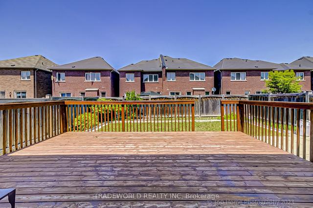 38 Locust Terr, House detached with 4 bedrooms, 5 bathrooms and 4 parking in Markham ON | Image 3