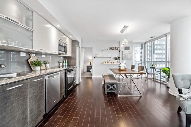 1903 - 8 Telegram Mews, Condo with 2 bedrooms, 2 bathrooms and 1 parking in Toronto ON | Image 5