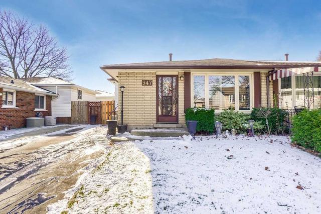 347 Cranbrook Dr, House semidetached with 3 bedrooms, 2 bathrooms and 3 parking in Hamilton ON | Card Image