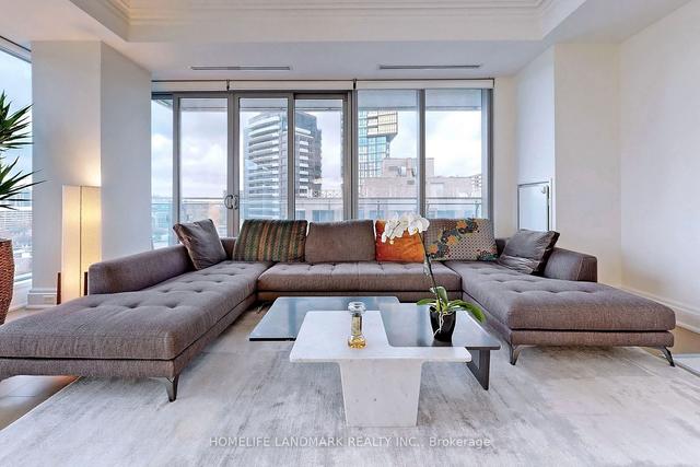 1401 - 55 Scollard St, Condo with 2 bedrooms, 3 bathrooms and 1 parking in Toronto ON | Image 22
