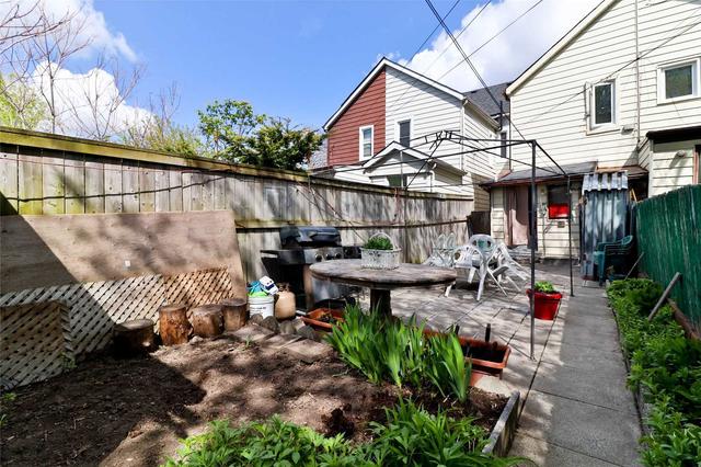 63 Shirley St, House attached with 3 bedrooms, 2 bathrooms and 0 parking in Toronto ON | Image 35