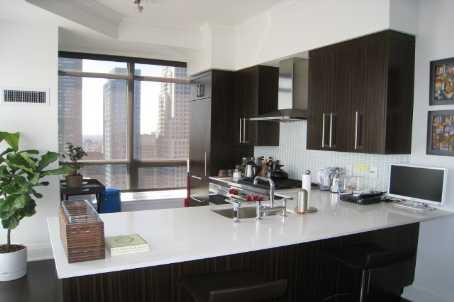 lph2802 - 35 Hayden St, Condo with 2 bedrooms, 3 bathrooms and 1 parking in Toronto ON | Image 2